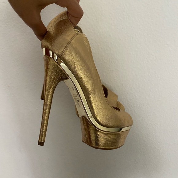 BEBE - Picture 2 of 4